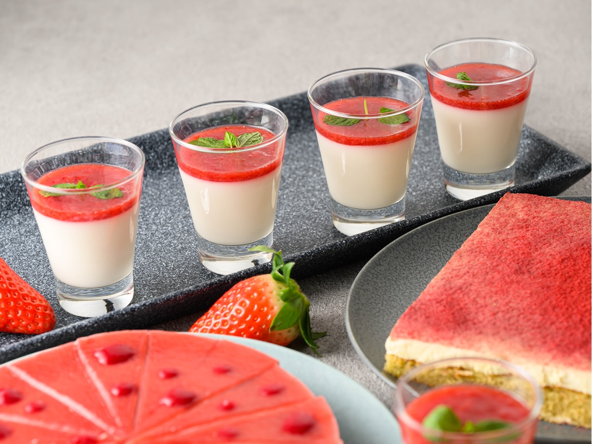 ＜Dinner Buffet＞『いちごソースのパンナコッタ』