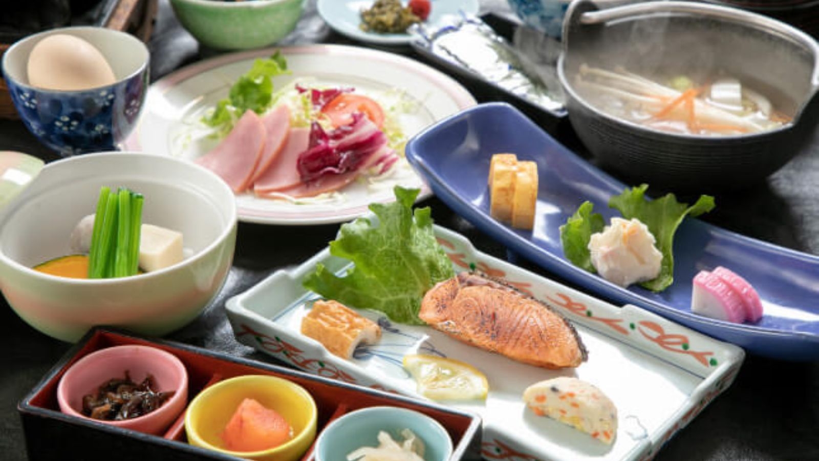 【平日限定・ピッタリ3万円プラン｜個室食】＜1泊2食＞豪華３大特典！桑之屋の会席料理でお得に満足旅！