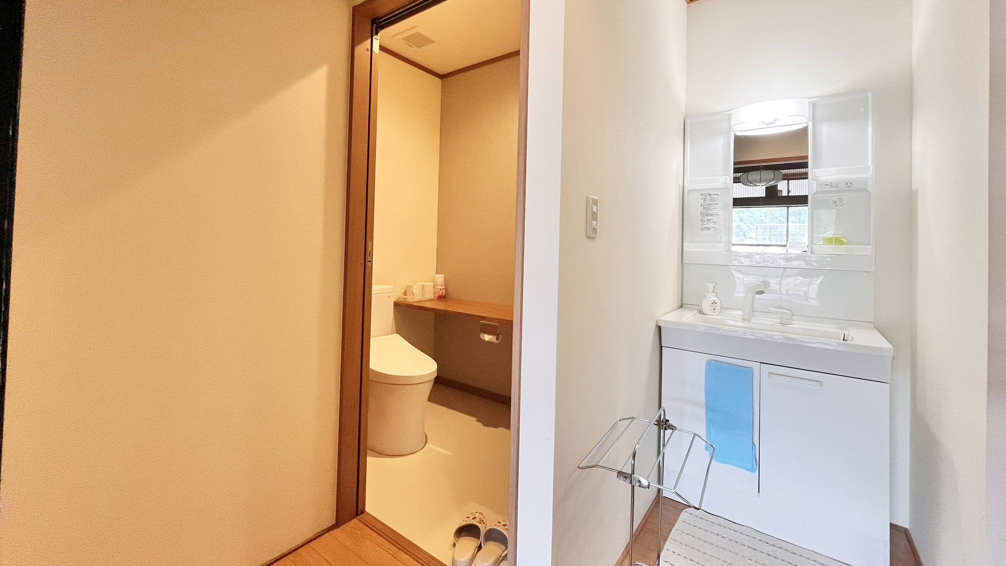 リバーサイド和室10畳【トイレ・洗面付】