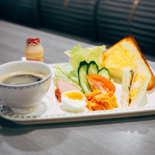 ★モーニングセット★サンドイッチ・トースト・野菜サラダ・ドリンク・乳酸菌飲料