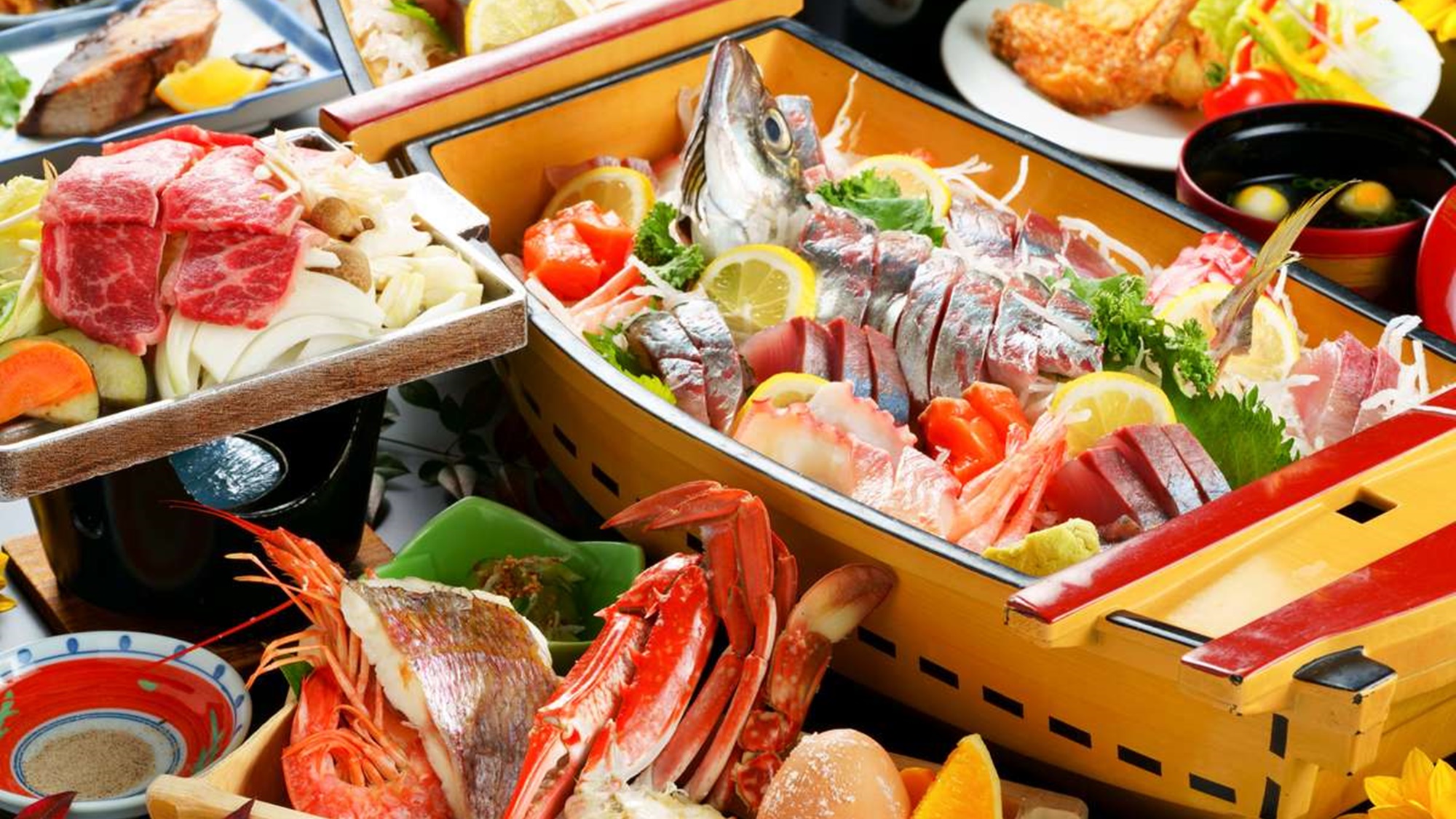 【夕食一例】＜舟盛りプラン＞ボリューム満点の人気のプランです。（画像は３人前です）