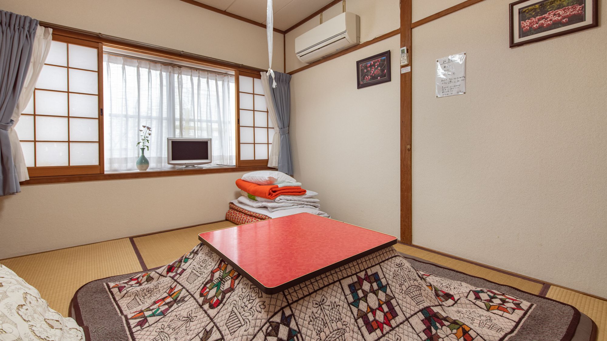 *【松の間】冬は炬燵で温まりながら。旅の疲れを癒してください。