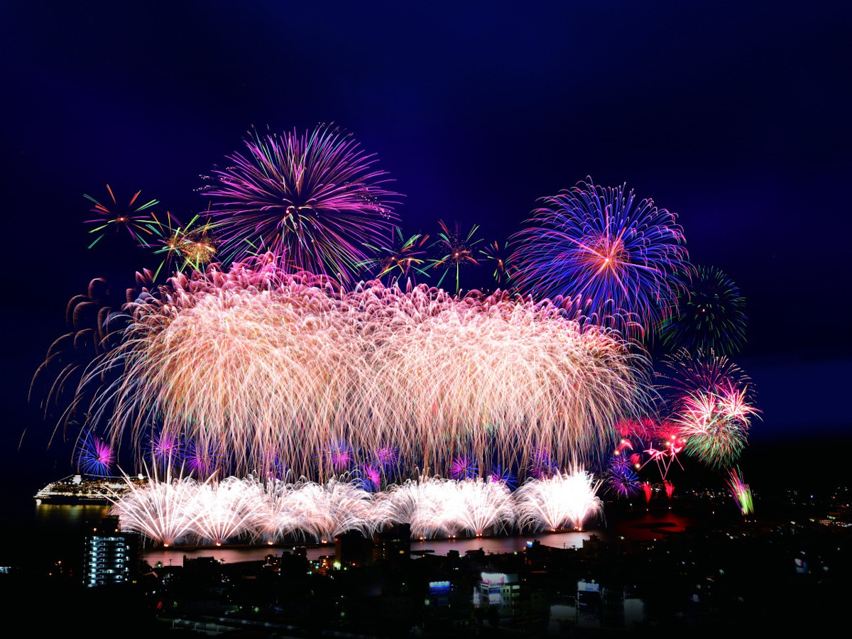 今年の夏の思い出作りは伊東に決定　花火大会プラン　一泊二食付きバイキング　