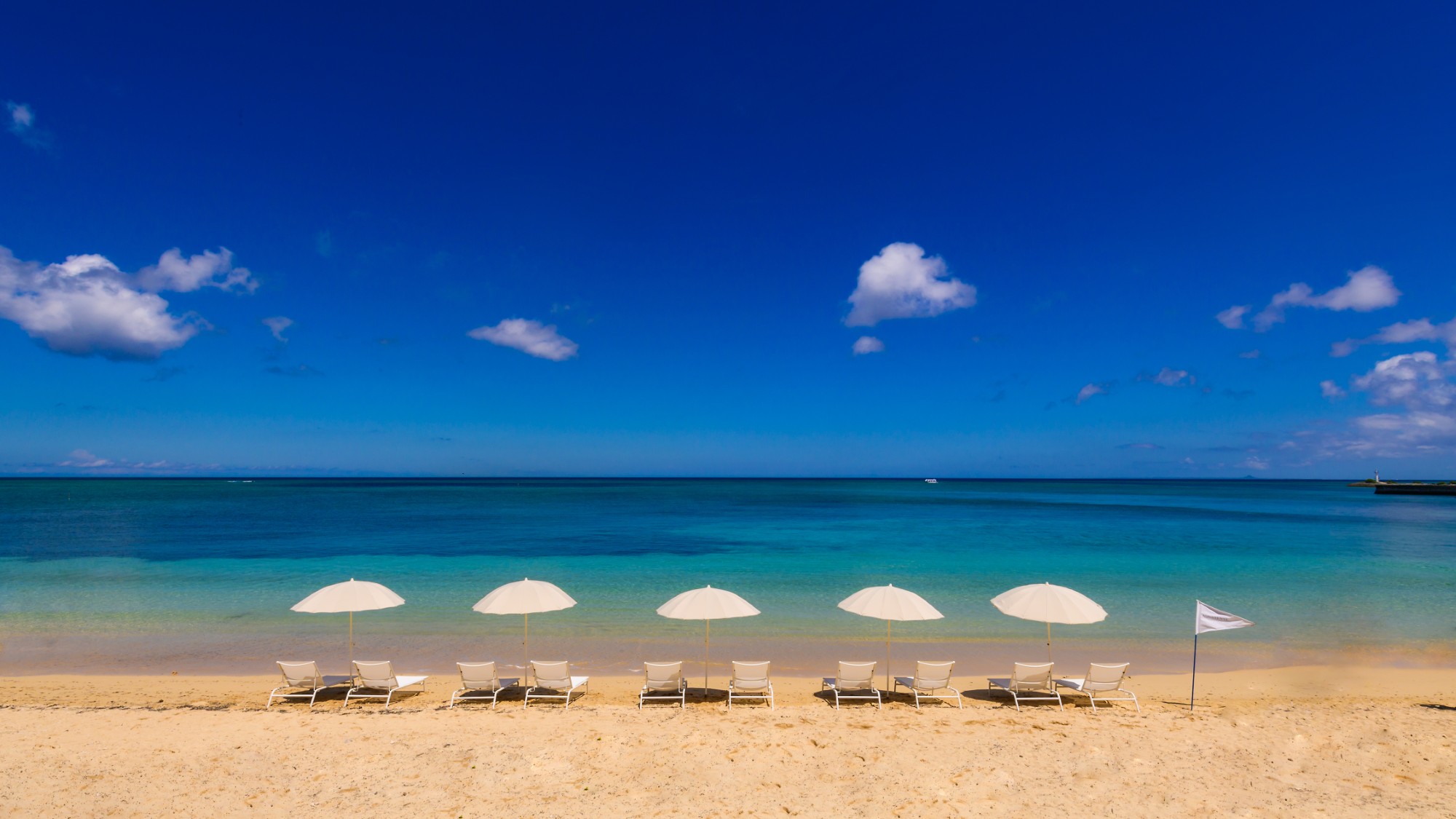 【Beach House】ホテルの目の前「冨着ビーチ」にご宿泊者限定のビーチハウスがございます