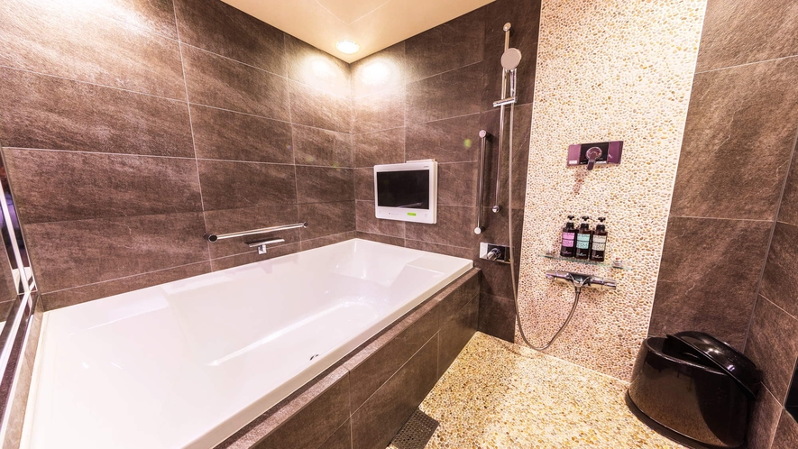 ■ホテル棟　カフースイート（ツイン）（70平米）バスルーム
