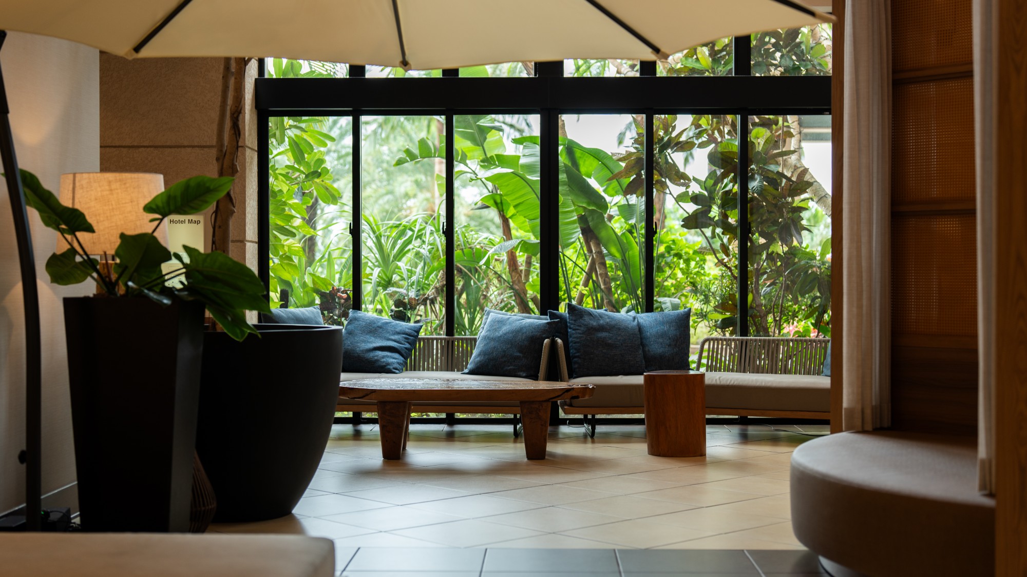 ■ホテル棟　ロビー