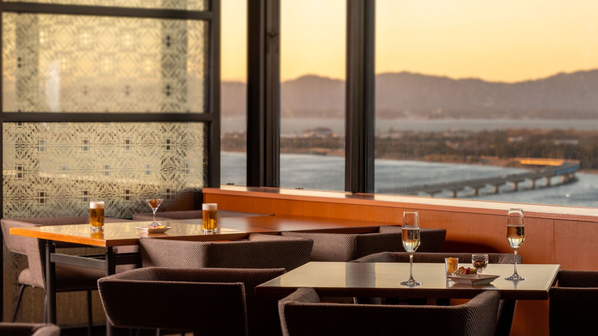 【2025年4月1日OPEN】最上階13階「Executive Lakeview Lounge」