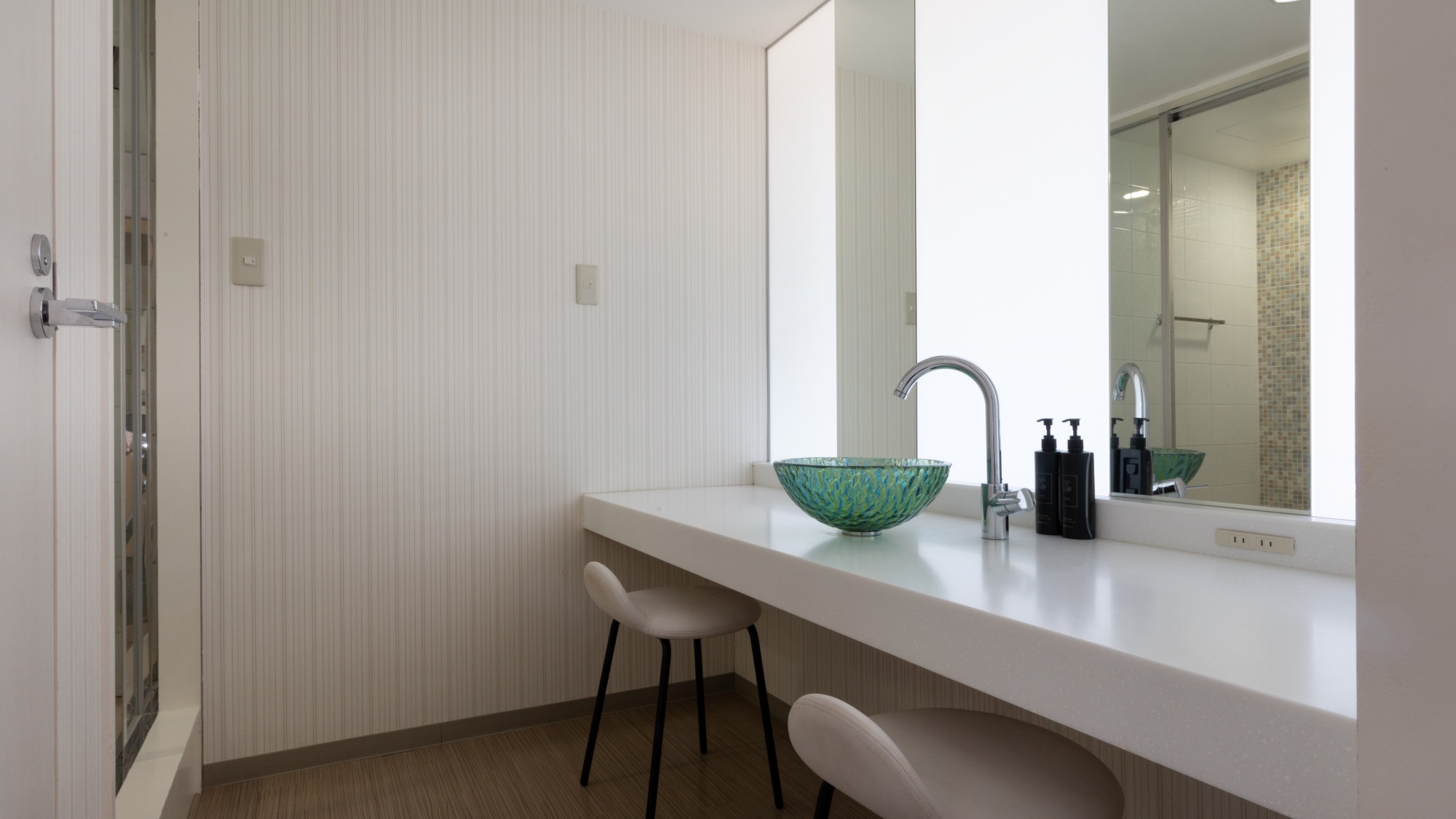 スタンダードツインシャワーブース