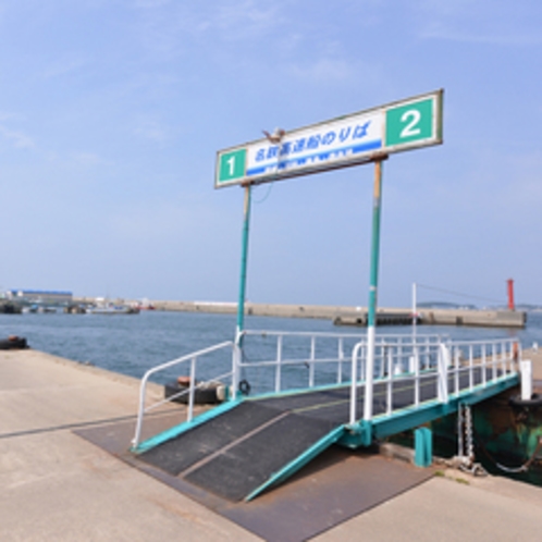 *高速船もしくは海上タクシーで島までアクセス！三河湾の潮風に吹かれながらお越し下さい。