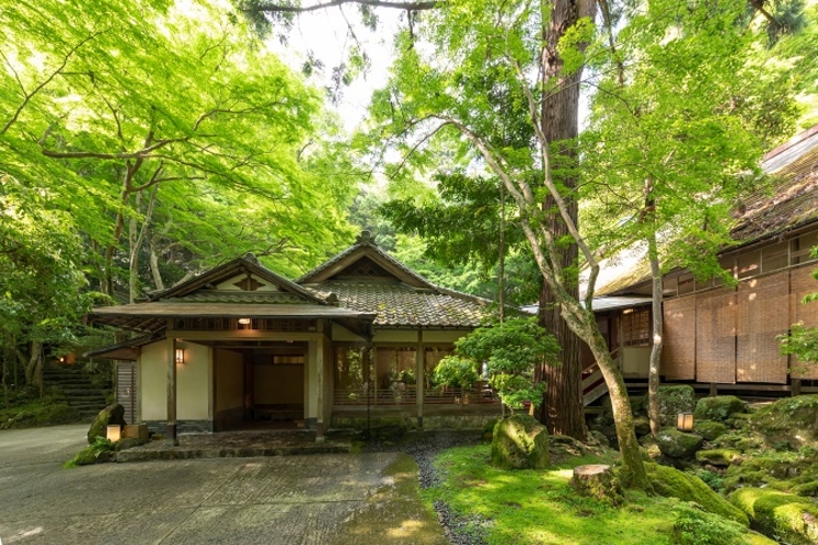 春日奥山　月日亭　　玄関