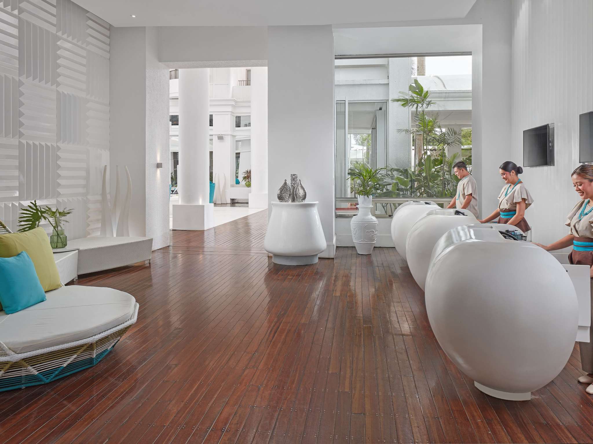 フロントデスク