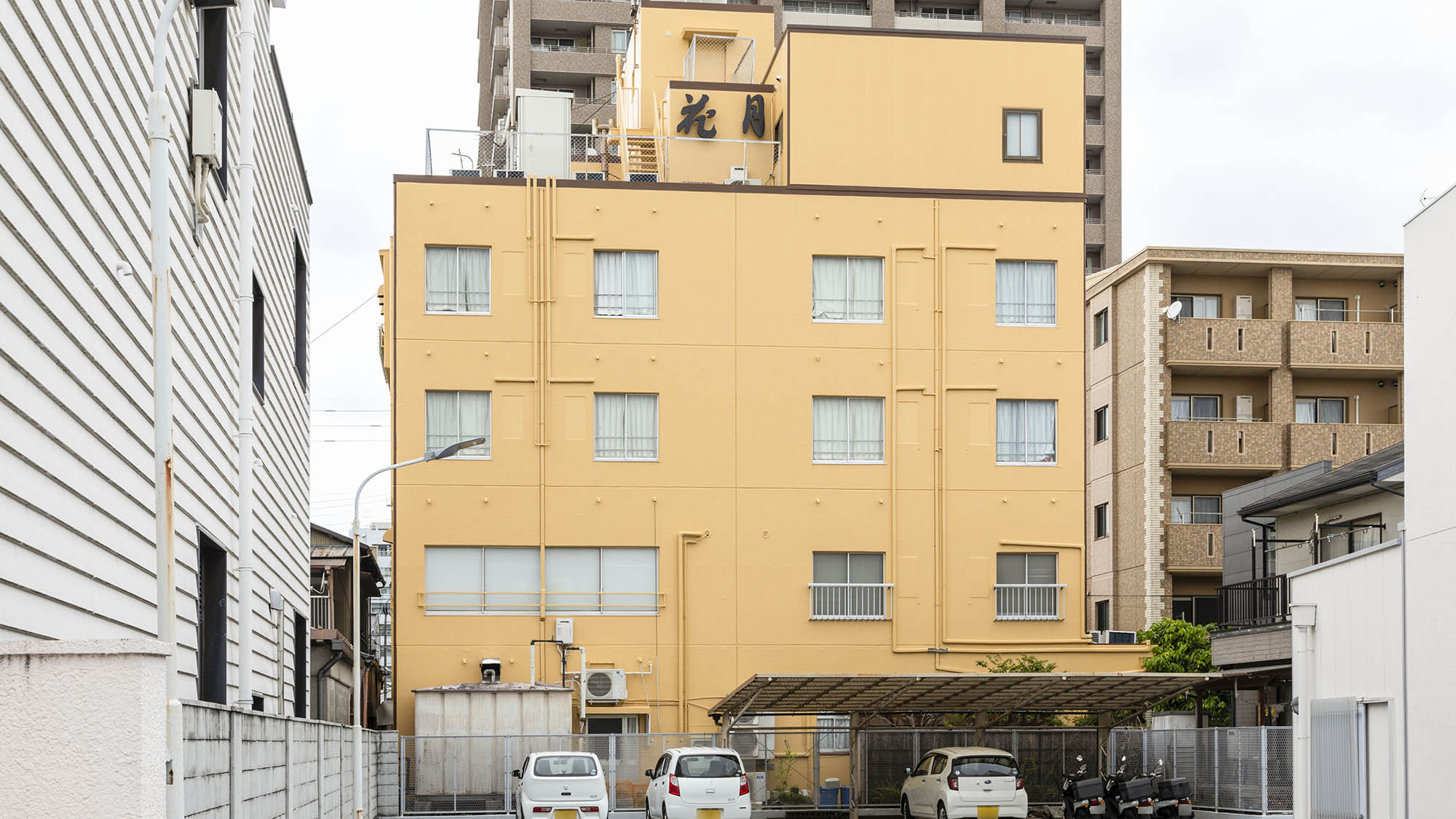 ・【外観】静岡駅より徒歩約7分の便利な立地。観光、ビジネス、合宿にご利用ください