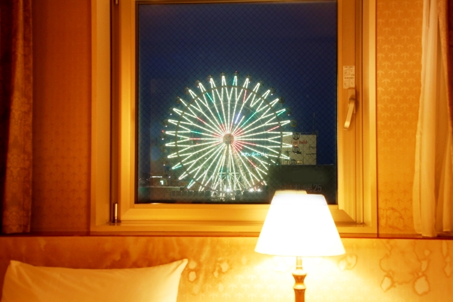 Scenery from the guest rooms on the upper floors (Susukino: Norbesa side). 3 minutes walk to the Ferris wheel.
