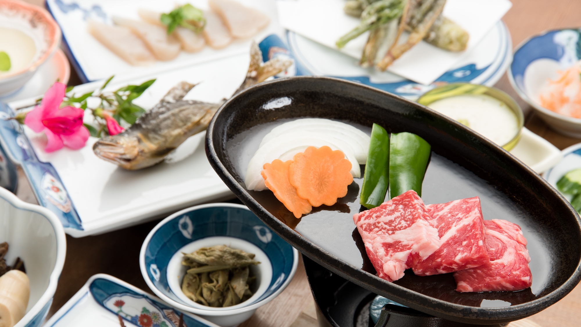*【夕食一例】熊野牛の鉄板焼き　※写真はイメージです