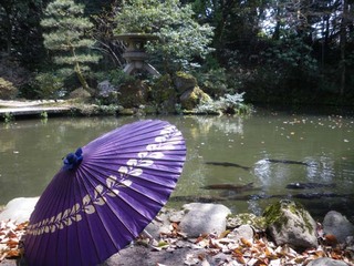 尾山神社庭園にたたずむひと時