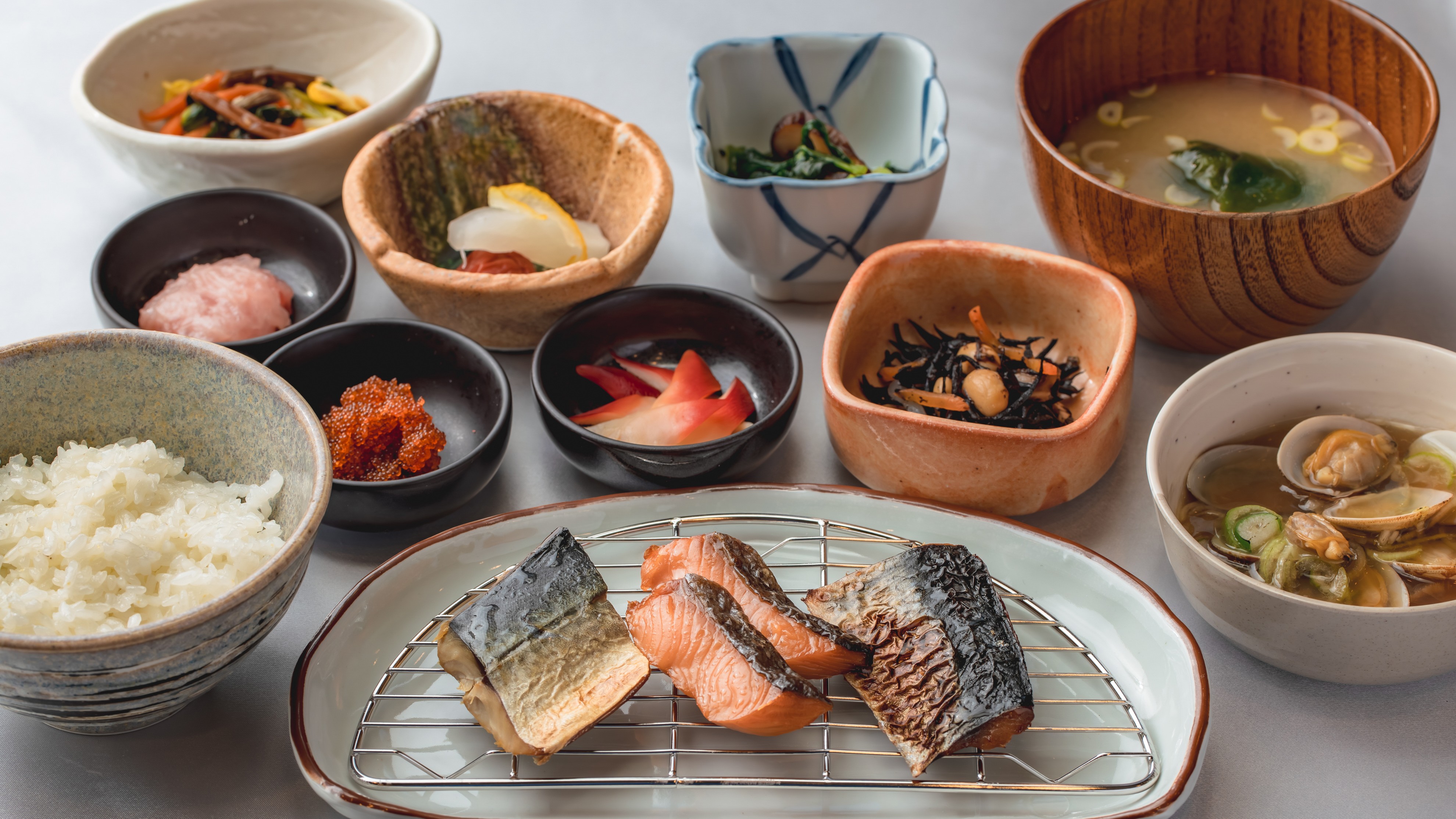 朝食バイキング　和食盛り付け例
