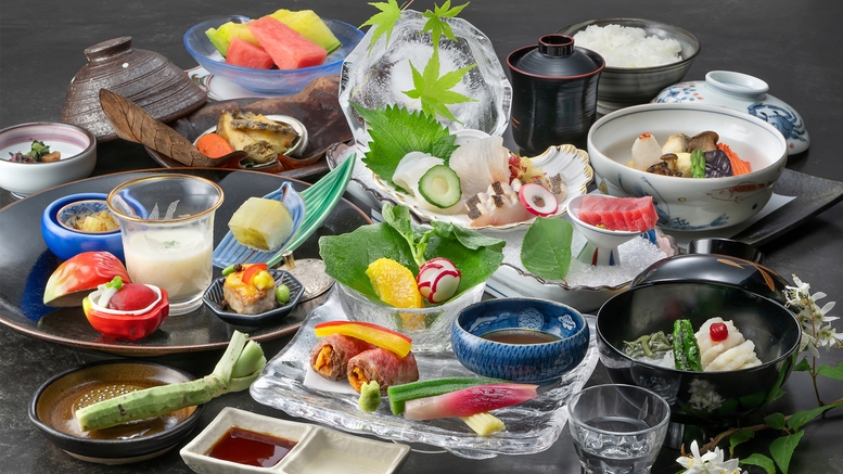 【50歳からの贅沢大人たび】ワンドリンク特典付！美味少量会席と島根の地ビールor日本酒に舌鼓