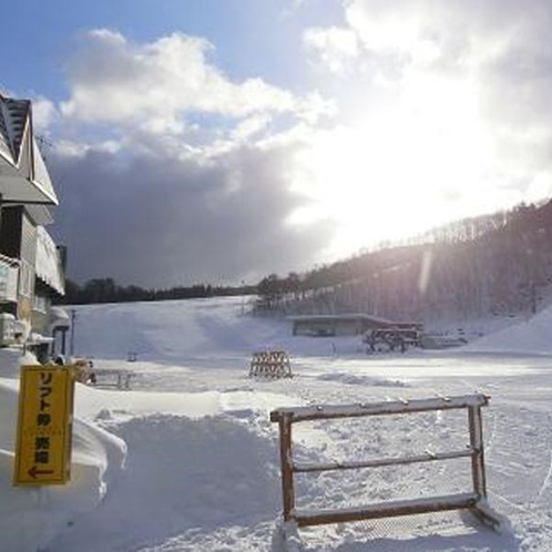 *赤倉温泉スキー場／初心者から上級者までご満足いただける多様なコースとパウダースノーが自慢！