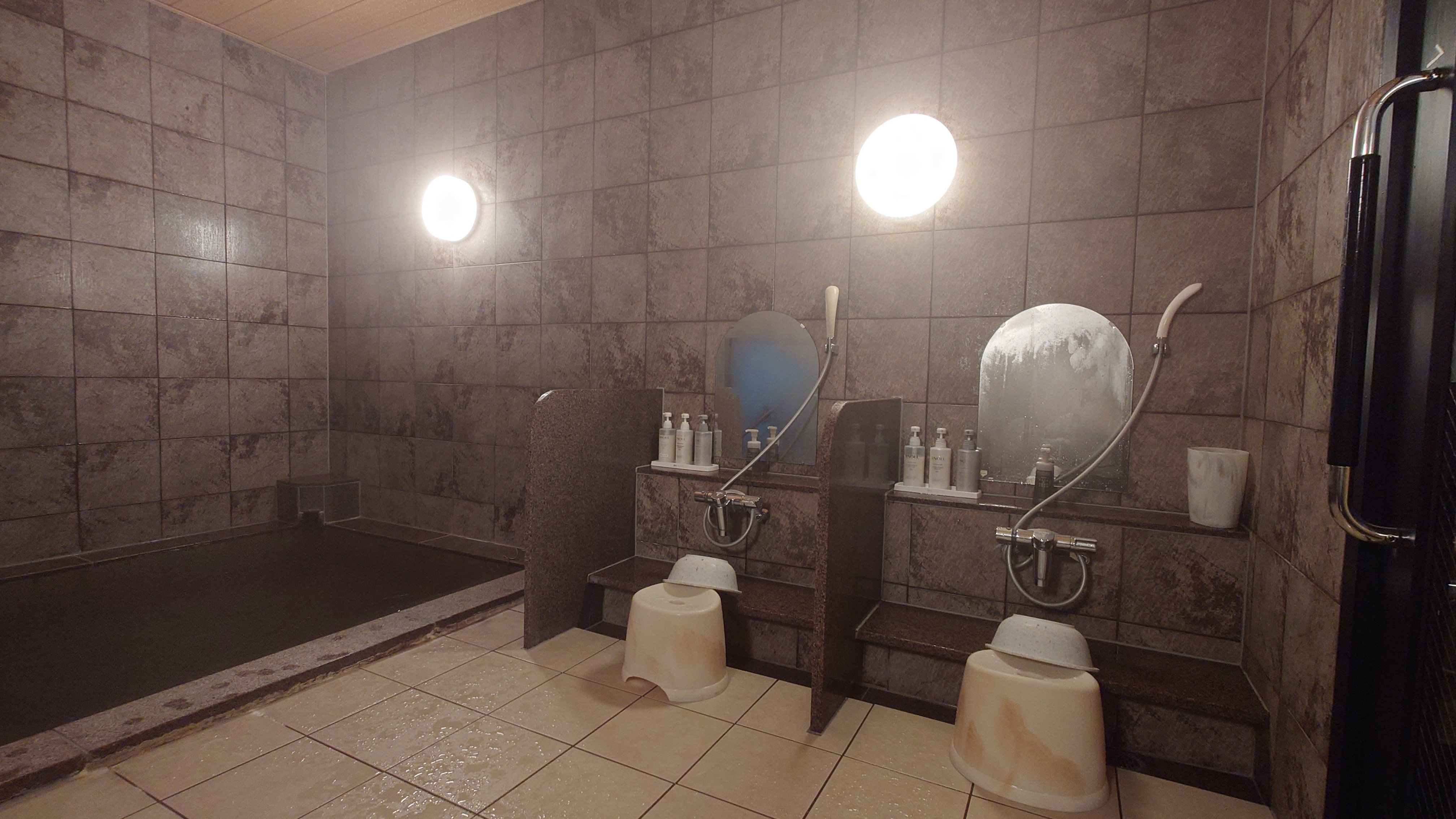 女性大浴場　浴室内