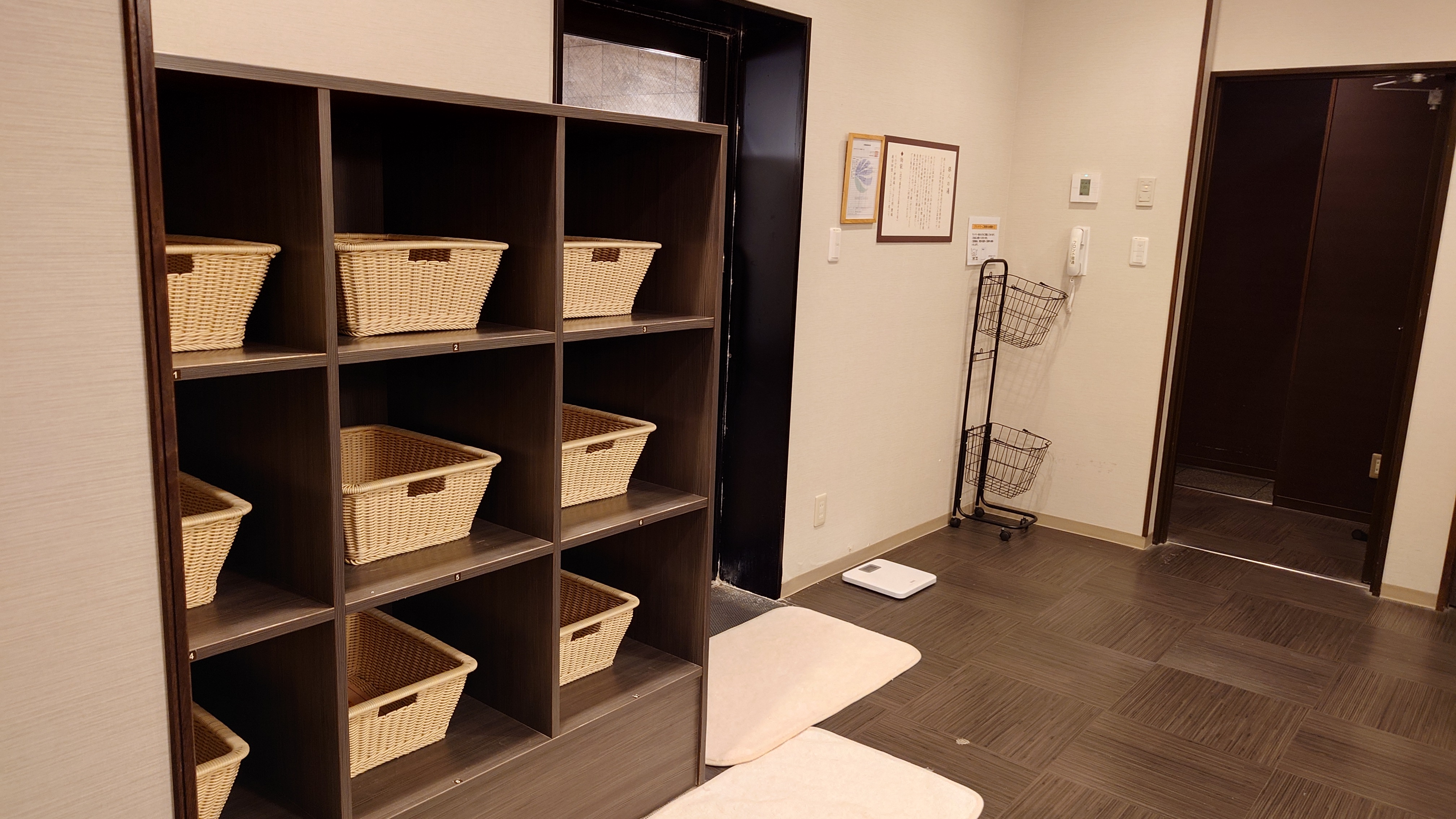 男性大浴場　脱衣所