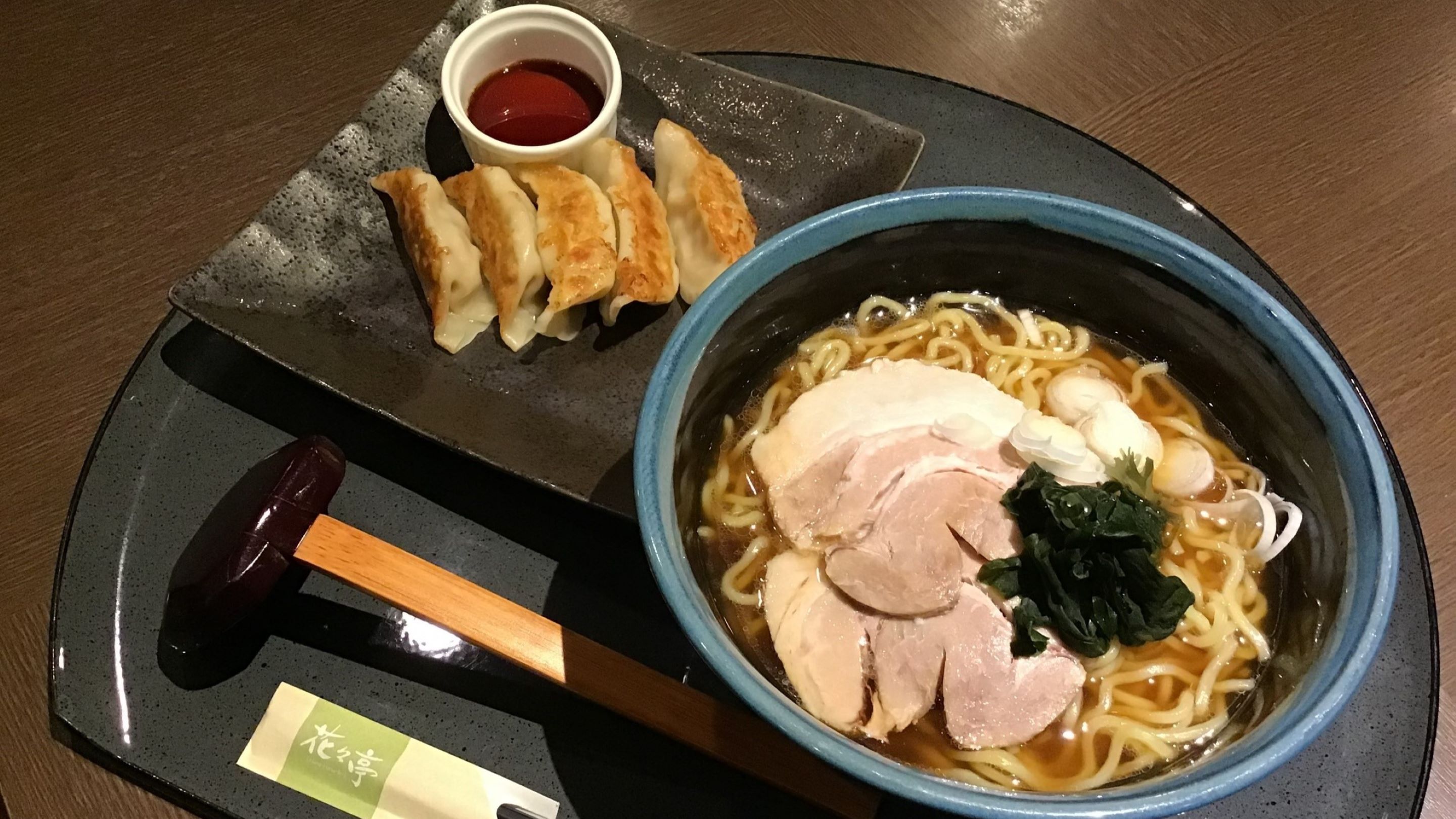 夕食　定食：ラーメン・餃子セット