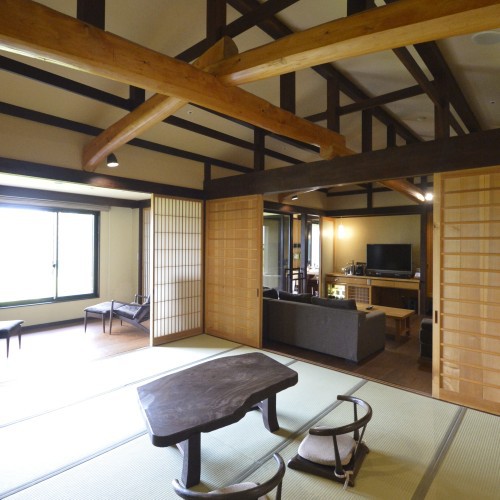 【準特別室】和室窓一面に箱根連山が見えます。