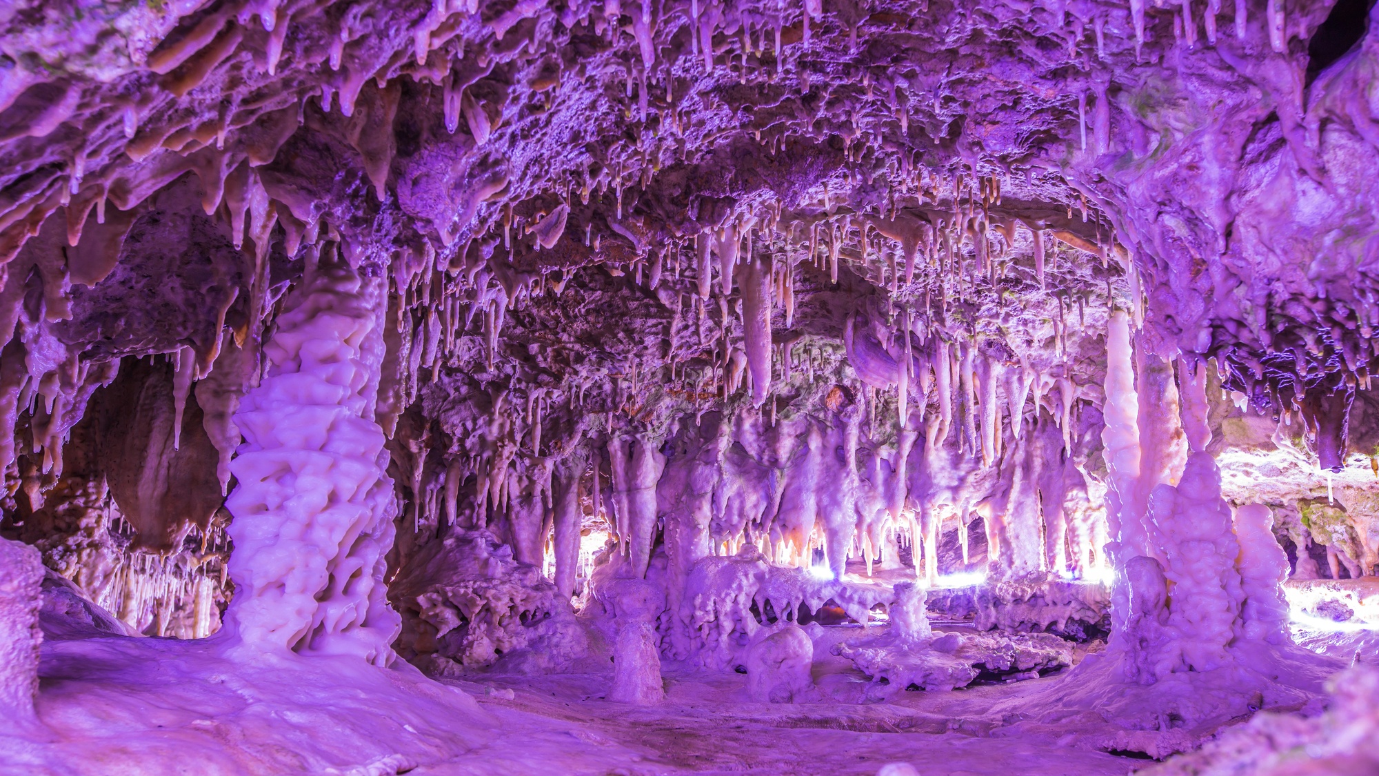 1億7500万年の時を経てできた、神秘的な鍾乳洞「飛騨大鍾乳洞」