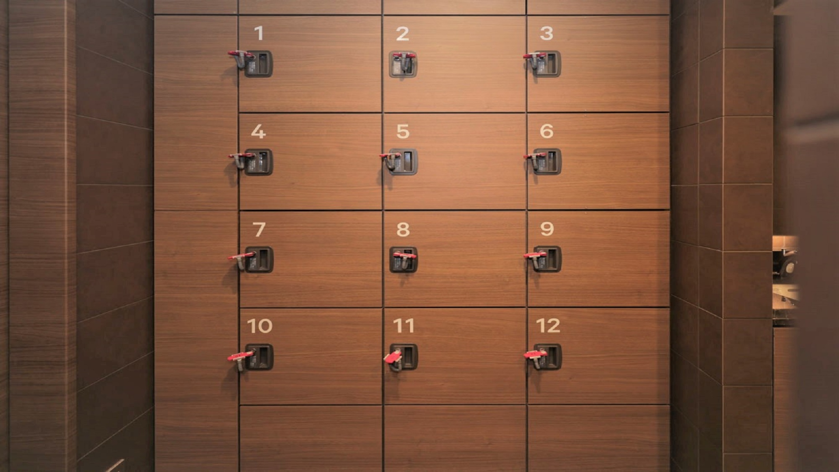 鍵付きロッカーで安心