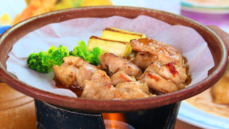 【食事】夕食鶏の陶板焼