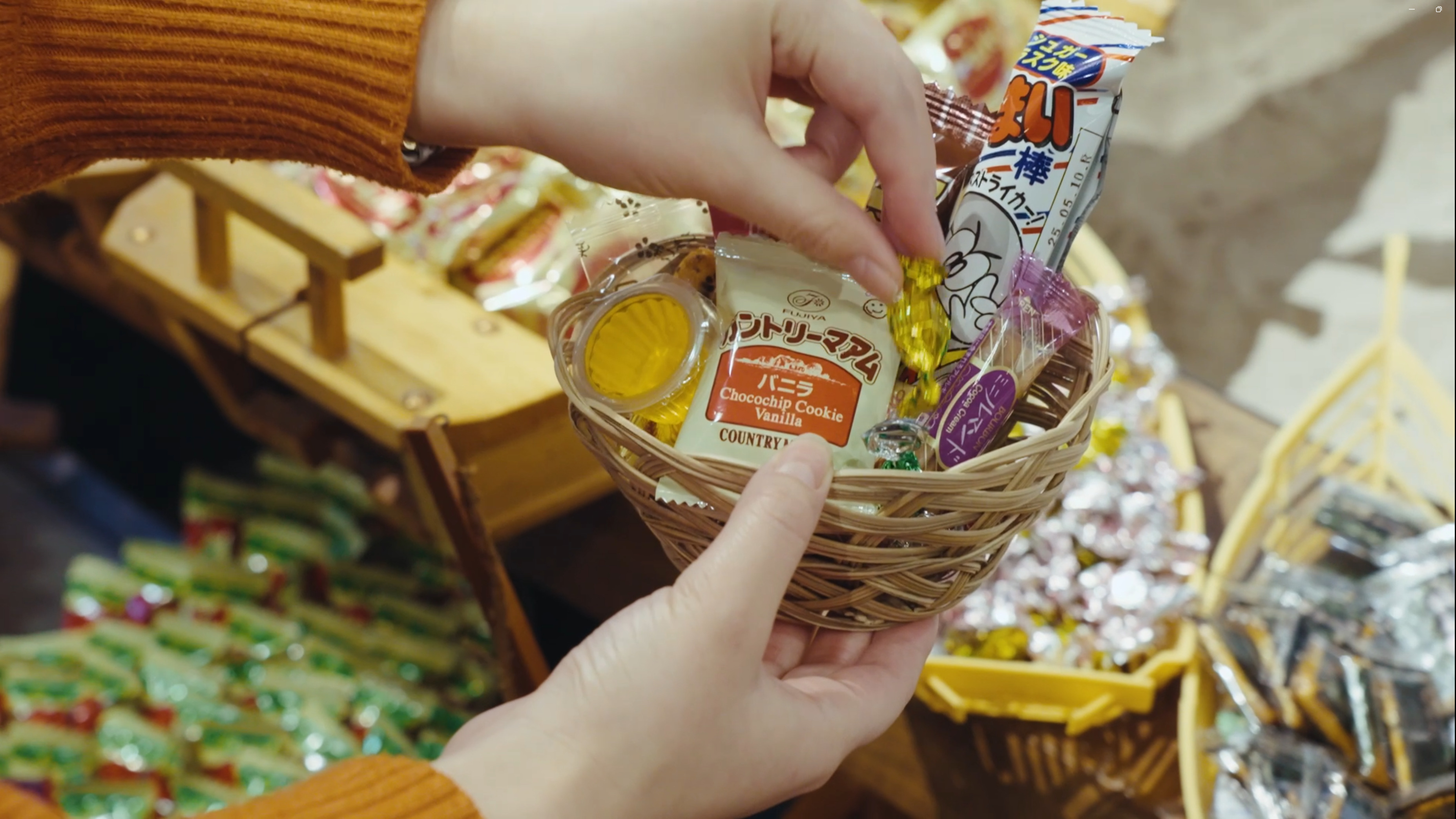 ラウンジのお菓子バー