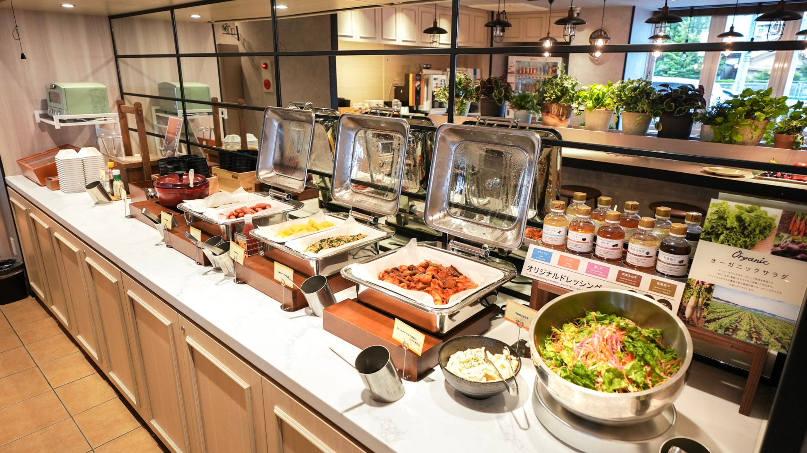 ご当地メニューなど日替わりバイキングで一日の活力を