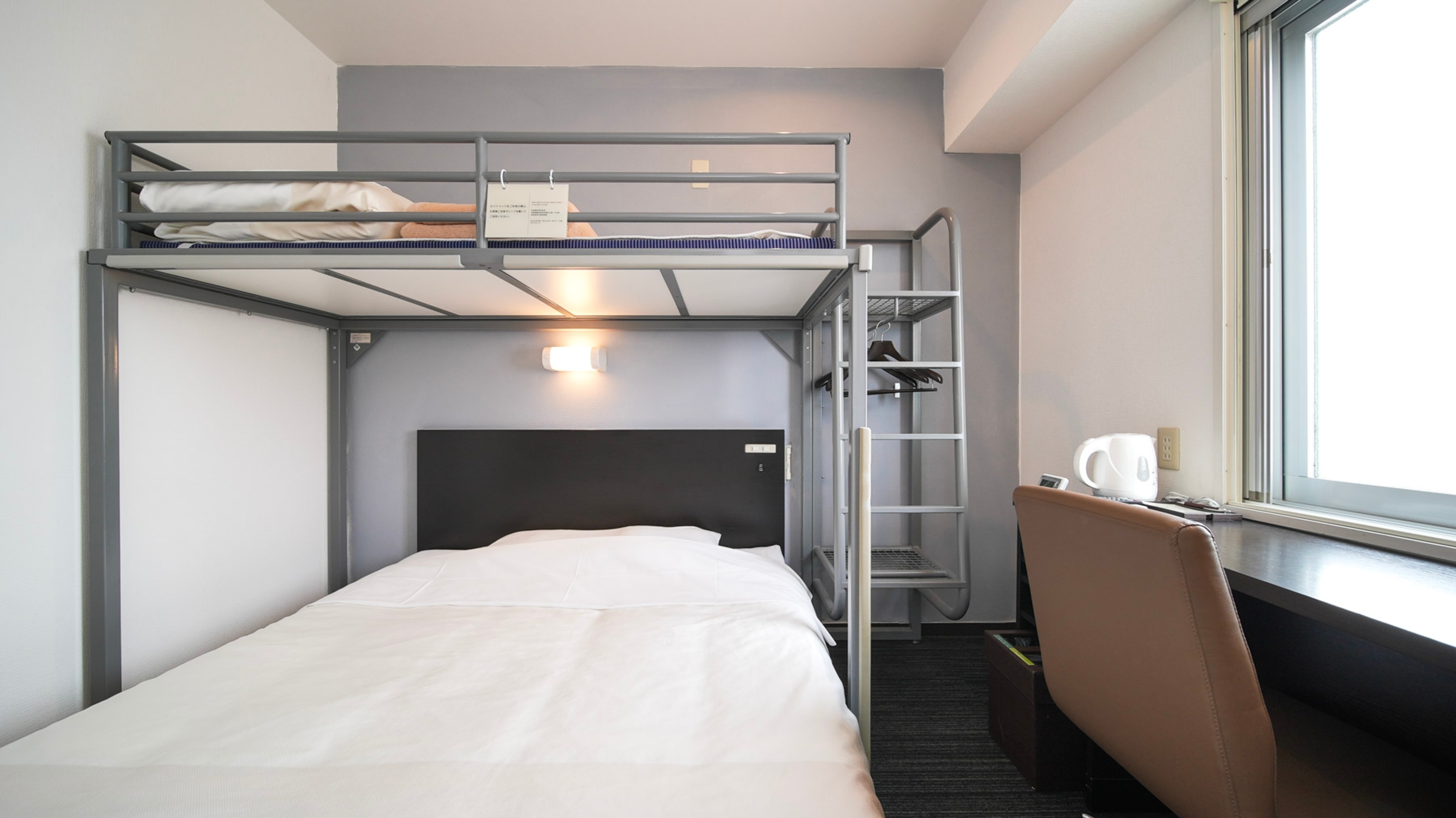 ロフト部分はお荷物置きにもなります♪