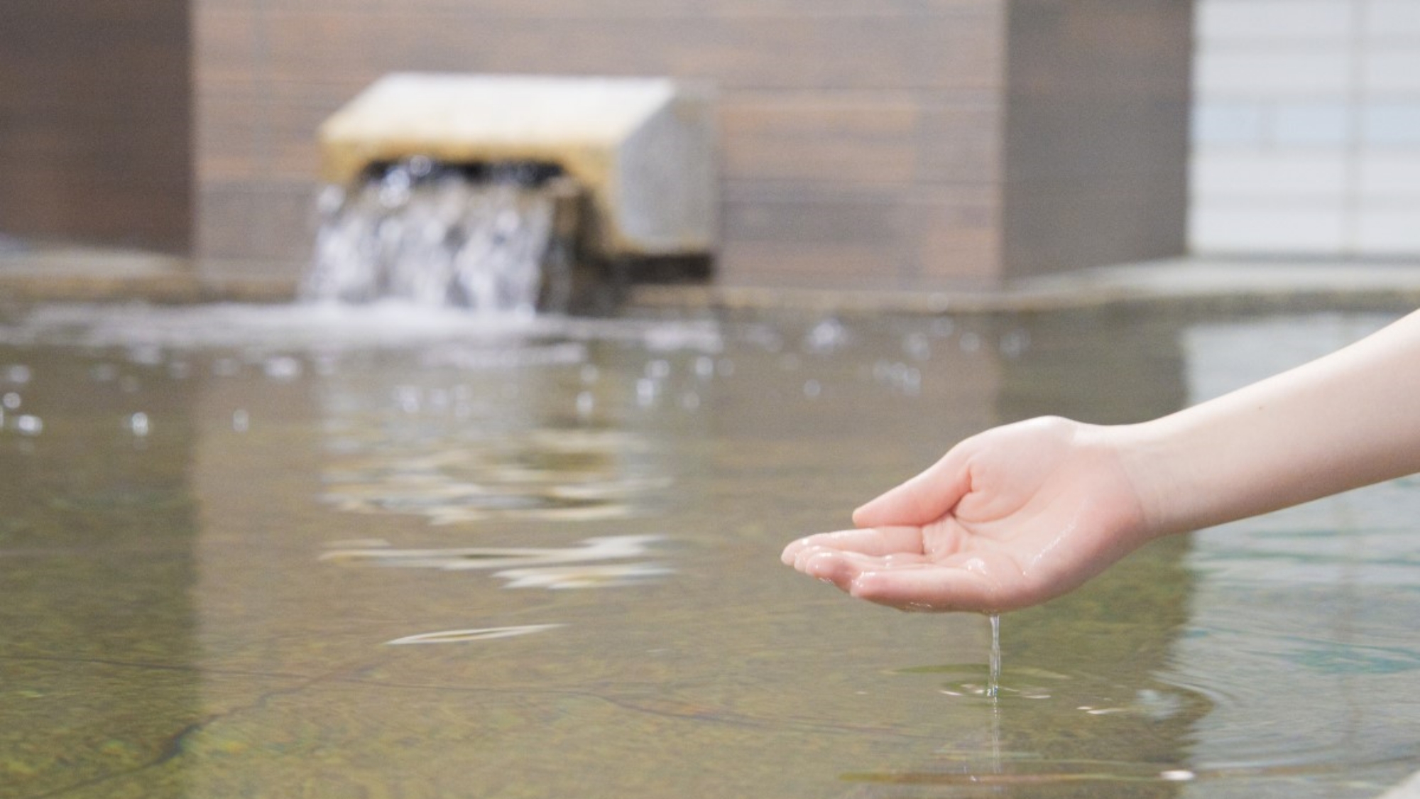 男性15:00～18:50、22:00～6:50 女性19:00～21:50、7:00～9:30