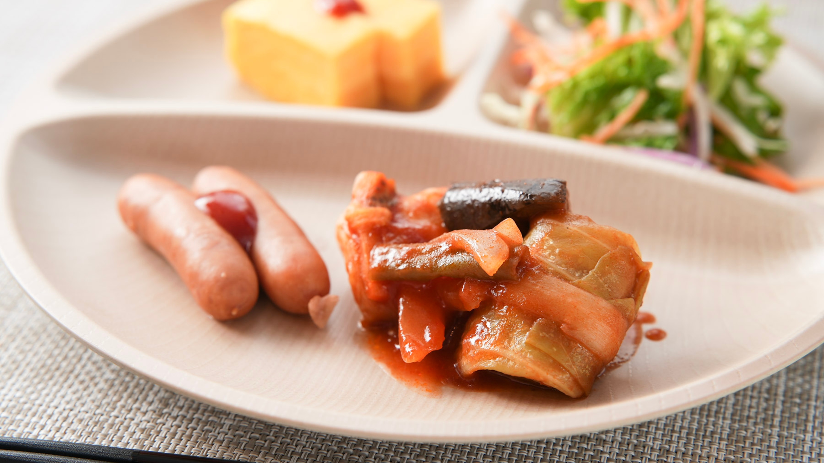 盛りだくさんのおかずで大満足