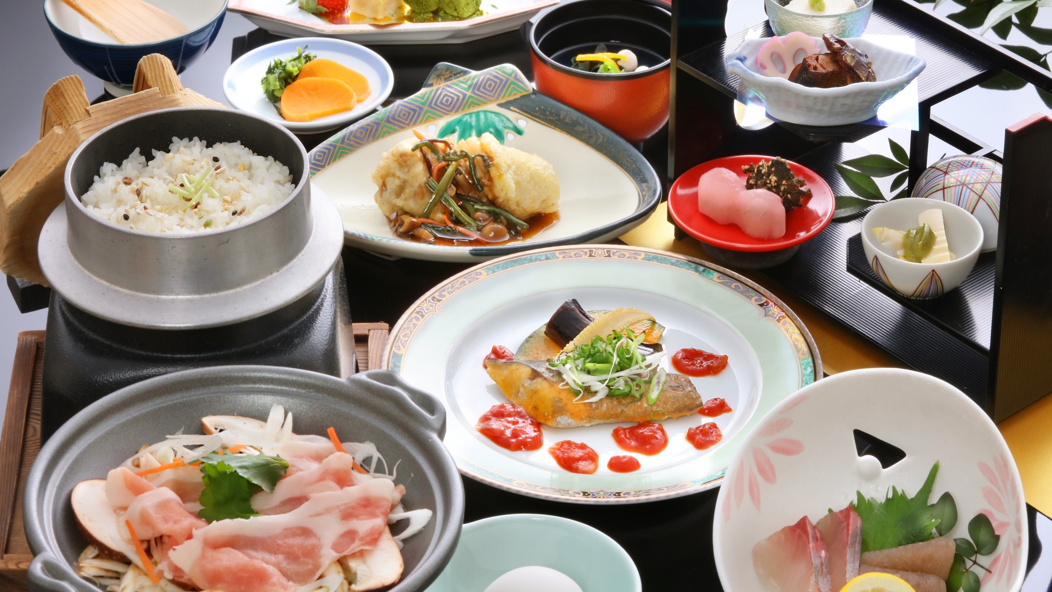 【四季彩】宿泊プラン (　〜1/31除外日7/19〜8/23 )1泊2食13，180円〜