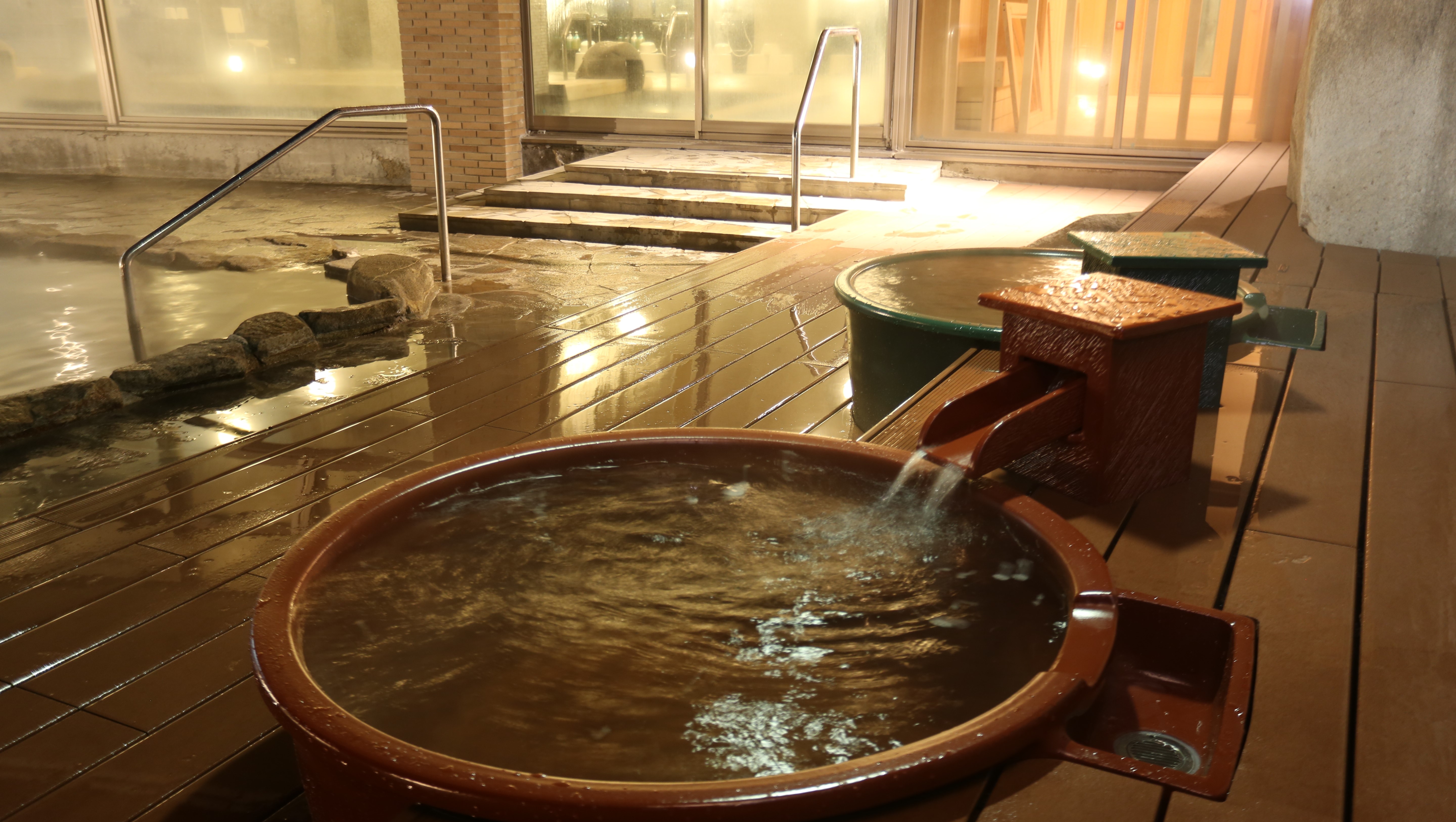 大浴場しゃくなげ露天風呂/陶器風呂