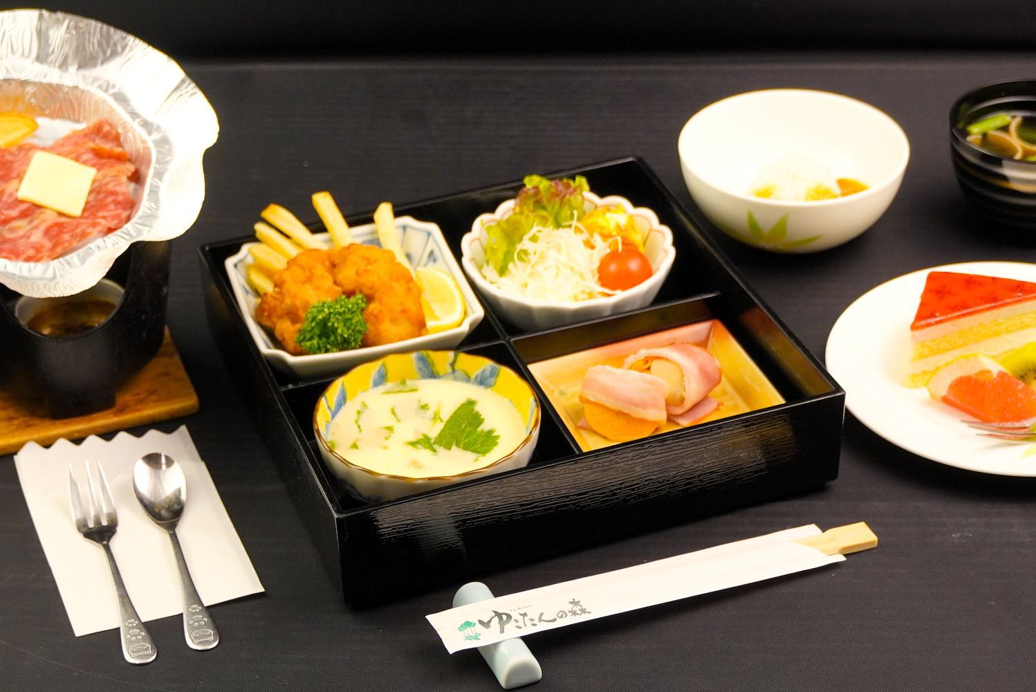 【お子様ランチ(6月~8月イメージ)】ステーキ陶板、等々★