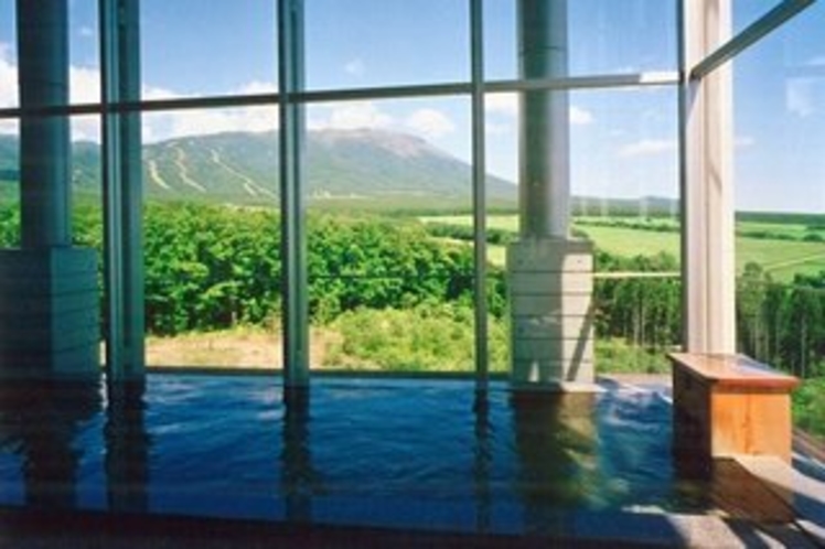 【天の湯】南部富士「岩手山」と一帯に広がる絶景を眺めながら至福の湯浴みをお楽しみください