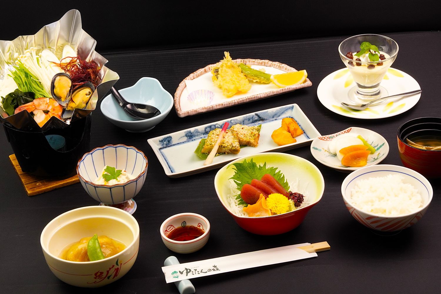 【シニア膳(６月イメージ)】海鮮磯鍋等、ボリュームは控えめです♪