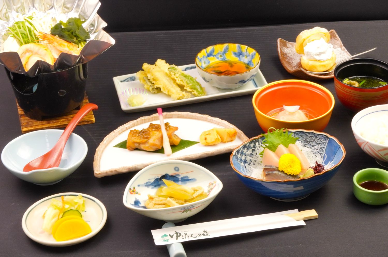 【シニア膳(３月イメージ)】海鮮磯鍋等、ボリュームは控えめです♪