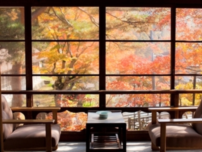 ◆【松の間5　二間】　　角部屋より眺め　秋