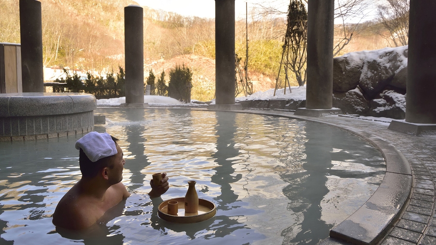 【スタンダード】2つの大浴場と第一滝本館でカニ食べ放題の夕食を楽しむ／ビュッフェ夕・朝食付