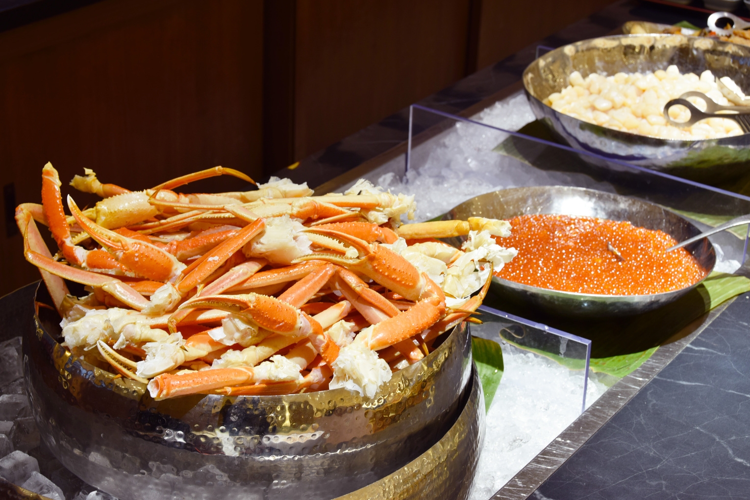 【スタンダード】2つの大浴場と第一滝本館でカニ食べ放題の夕食を楽しむ／ビュッフェ夕・朝食付