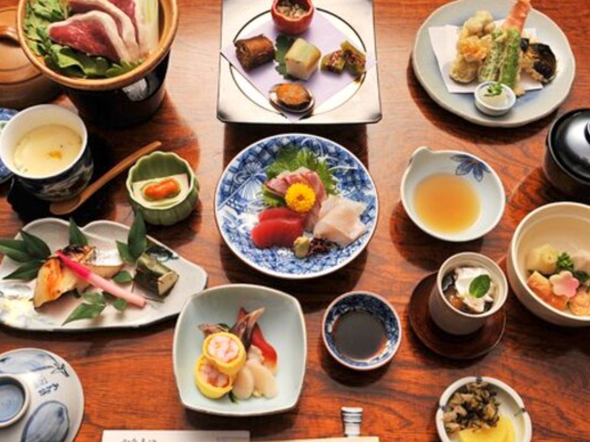 【駐車場無料】京都を満喫！小会席料理をお楽しみいただく２食付きプラン【純日本旅館高雄路やまざき】