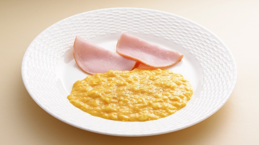 朝食：選べる卵料理（スクランブルエッグ）