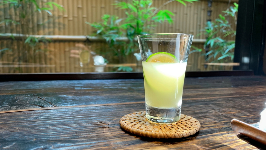【朝食】朝のお目覚めは柚子屋自家製柚子ジュースをどうぞ