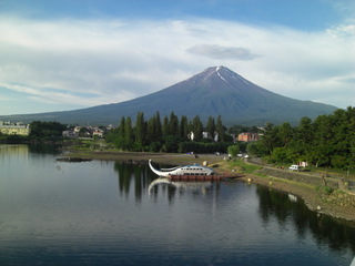 【四季の富士】河口湖大橋よりの夏の富士