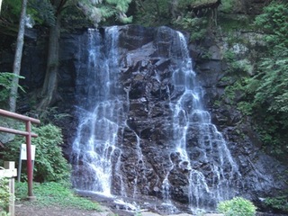 【観光スポット】マイナスイオンの母の白滝