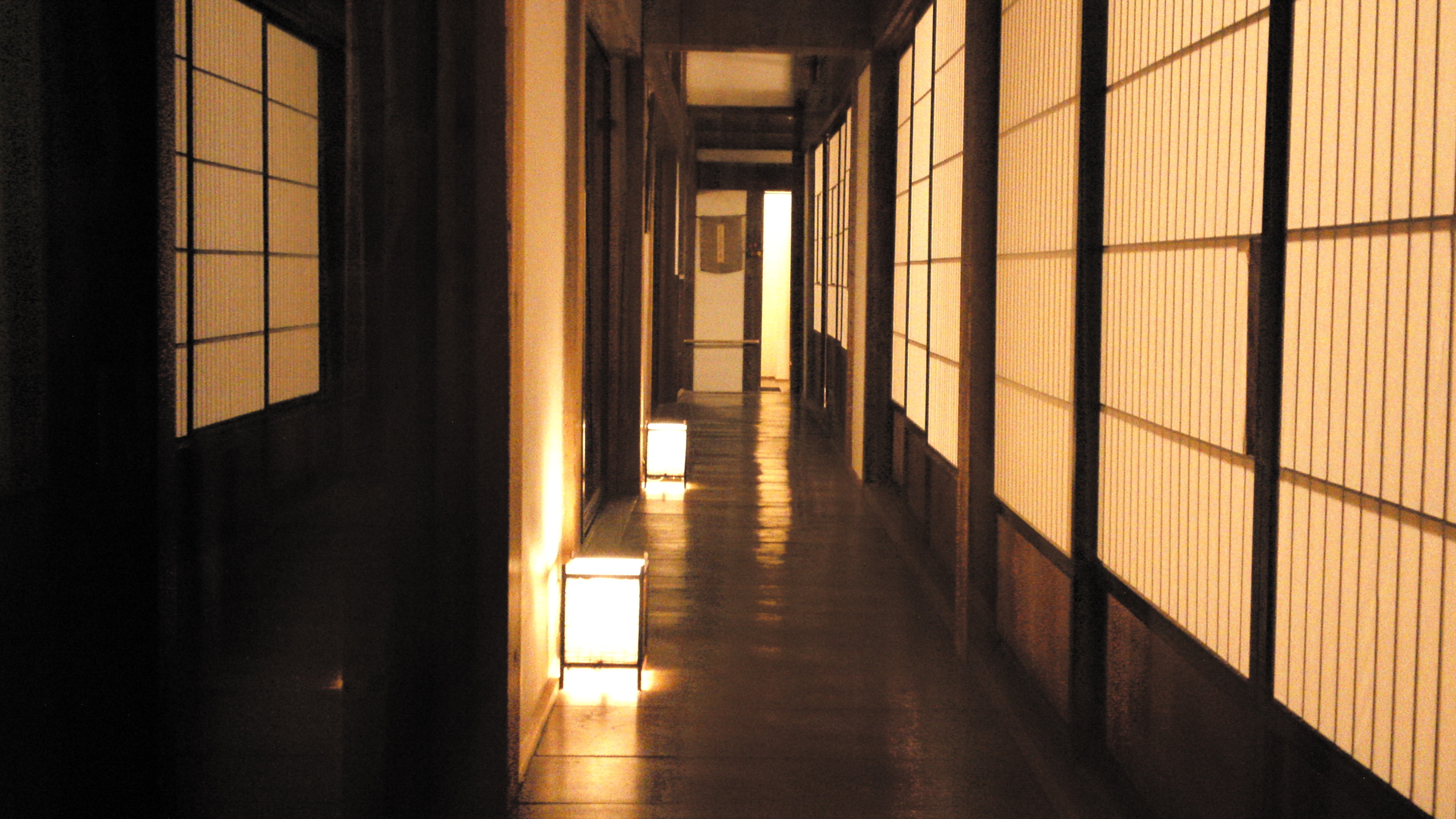 本物の古民家ならではの味わいのある廊下