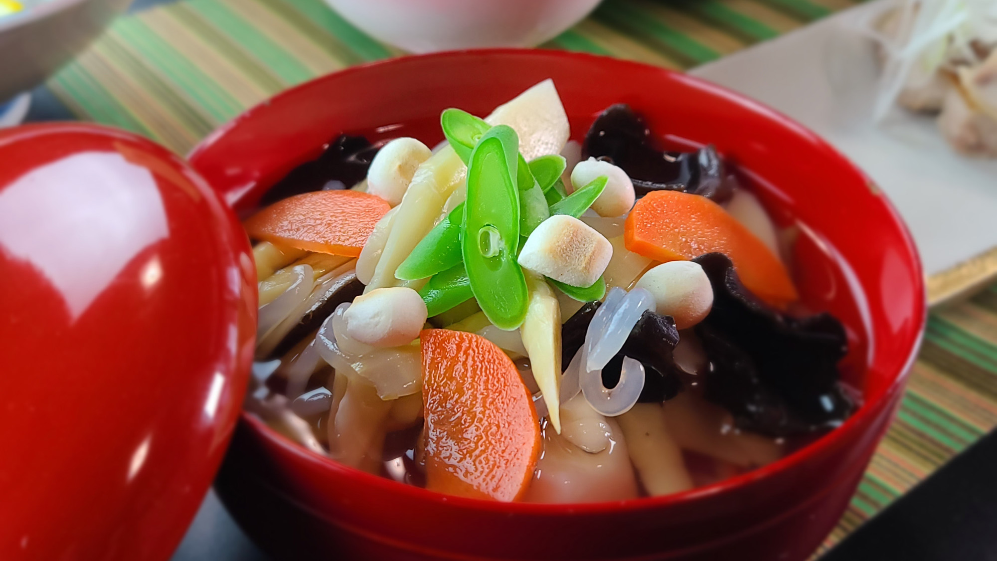 #会津の伝統的な郷土料理《こづゆ》は具沢山でご用意します